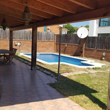 Chalet Moderno Con Piscina En Calafell Vila Exterior foto