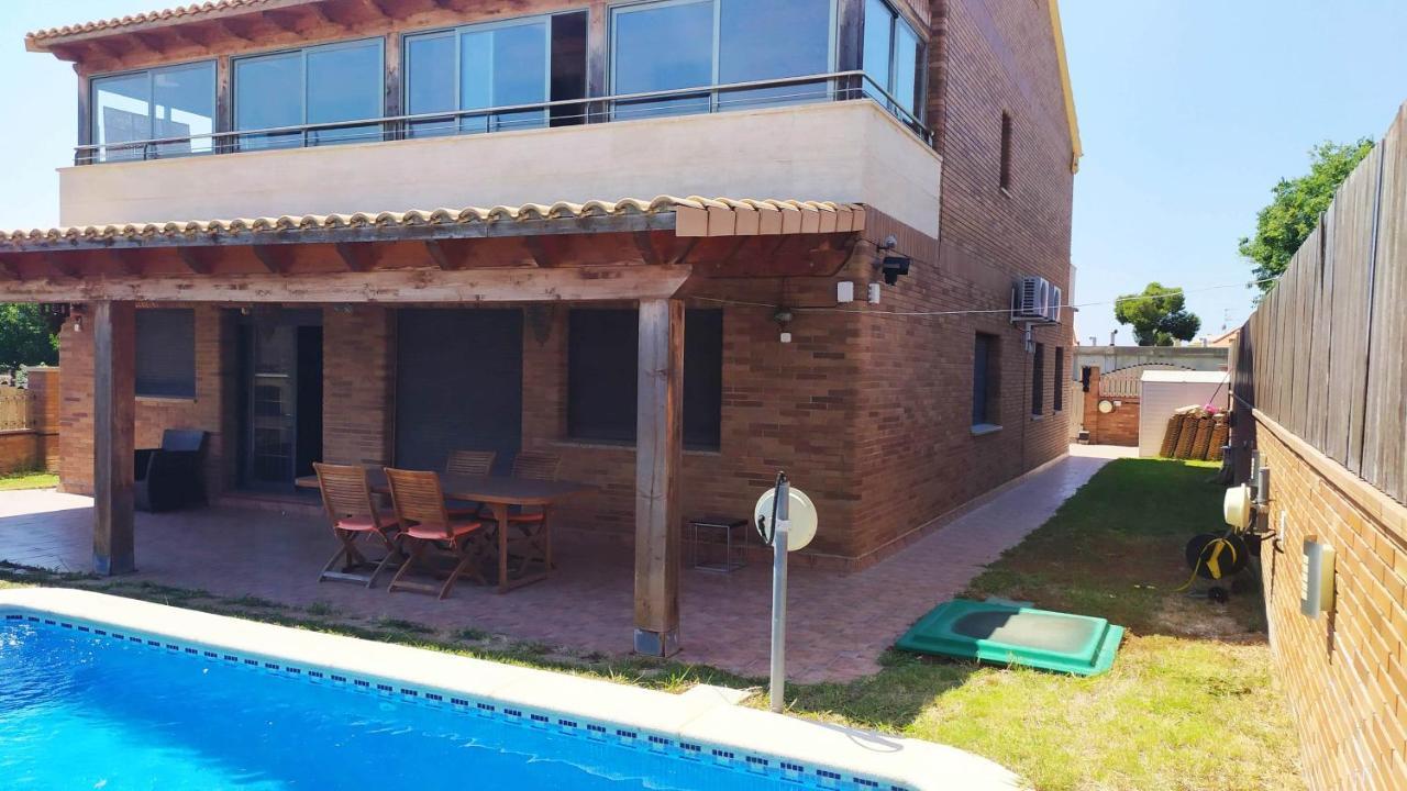 Chalet Moderno Con Piscina En Calafell Vila Exterior foto