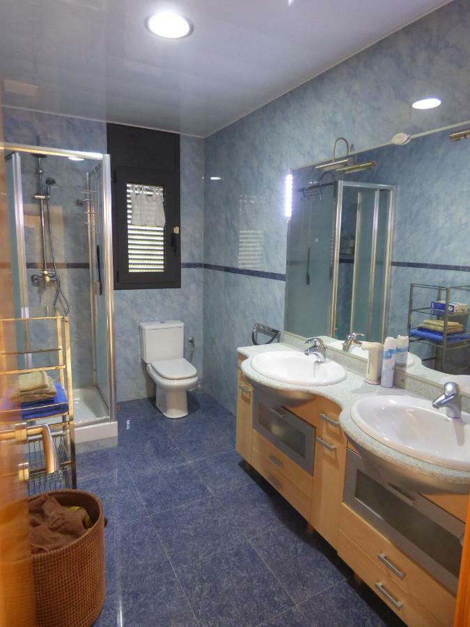 Chalet Moderno Con Piscina En Calafell Vila Exterior foto